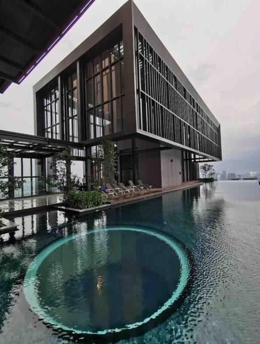 شقة Infinity Pool/ Lucentia Bbcc, Near Lalaport, Pnb118, Klcc كوالالمبور المظهر الخارجي الصورة